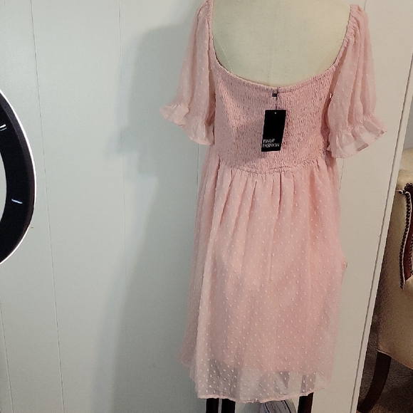 Elegant Pink Smocked Dress - Picture 4 of 8